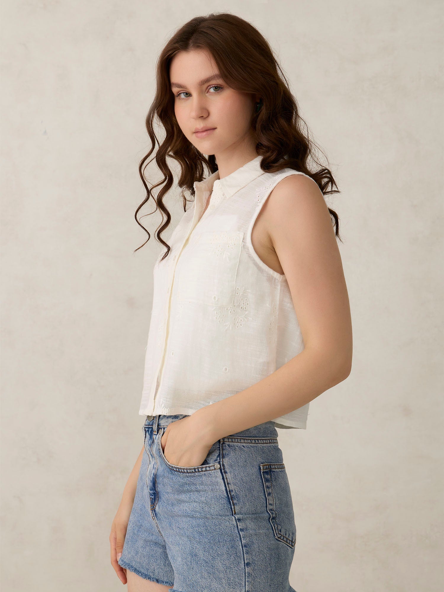 Women's White Casual Regular Fit Solid Shirt