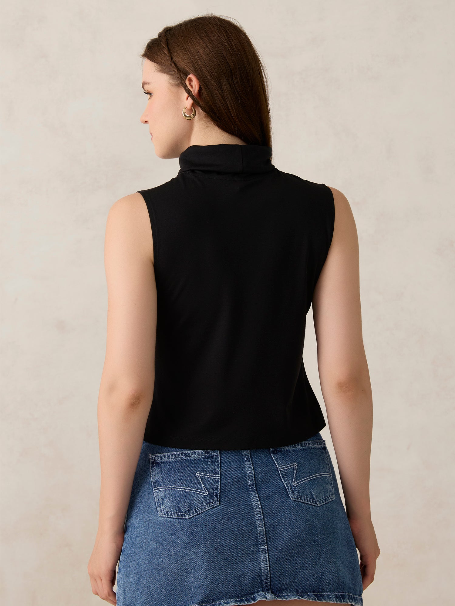 Women's Black Casual Fitted Solid Top