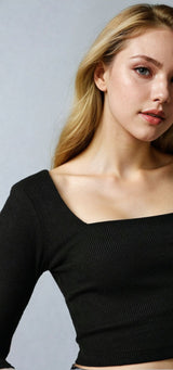 Women's Black Casual Regular Fit Solid Full Sleeves Top