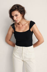 Women's Black Casual Regular Fit Solid Sleeveless Top