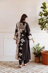 Women's Black Fusion Regular Fit Printed Full Sleeves Kurtas Sets