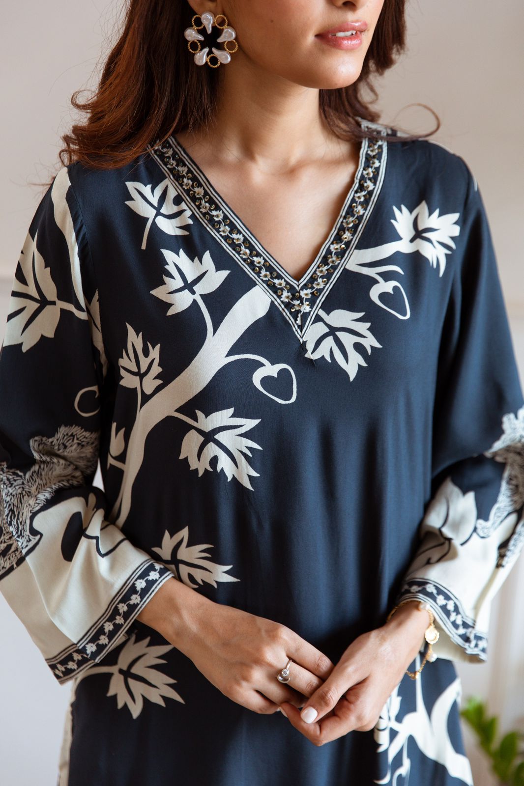 Women's Navy Fusion Regular Fit Printed Full Sleeves Kurtas Sets