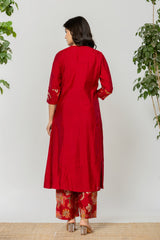 Women's Red Fusion Regular Fit Embroidered Three Quarter Sleeves Kurtas Sets