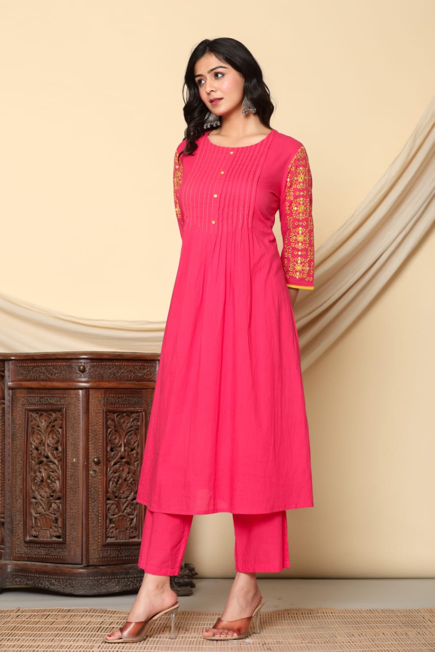 Women's Red Fusion Regular Fit Embroidered Three Quarter Sleeves Kurtas Sets