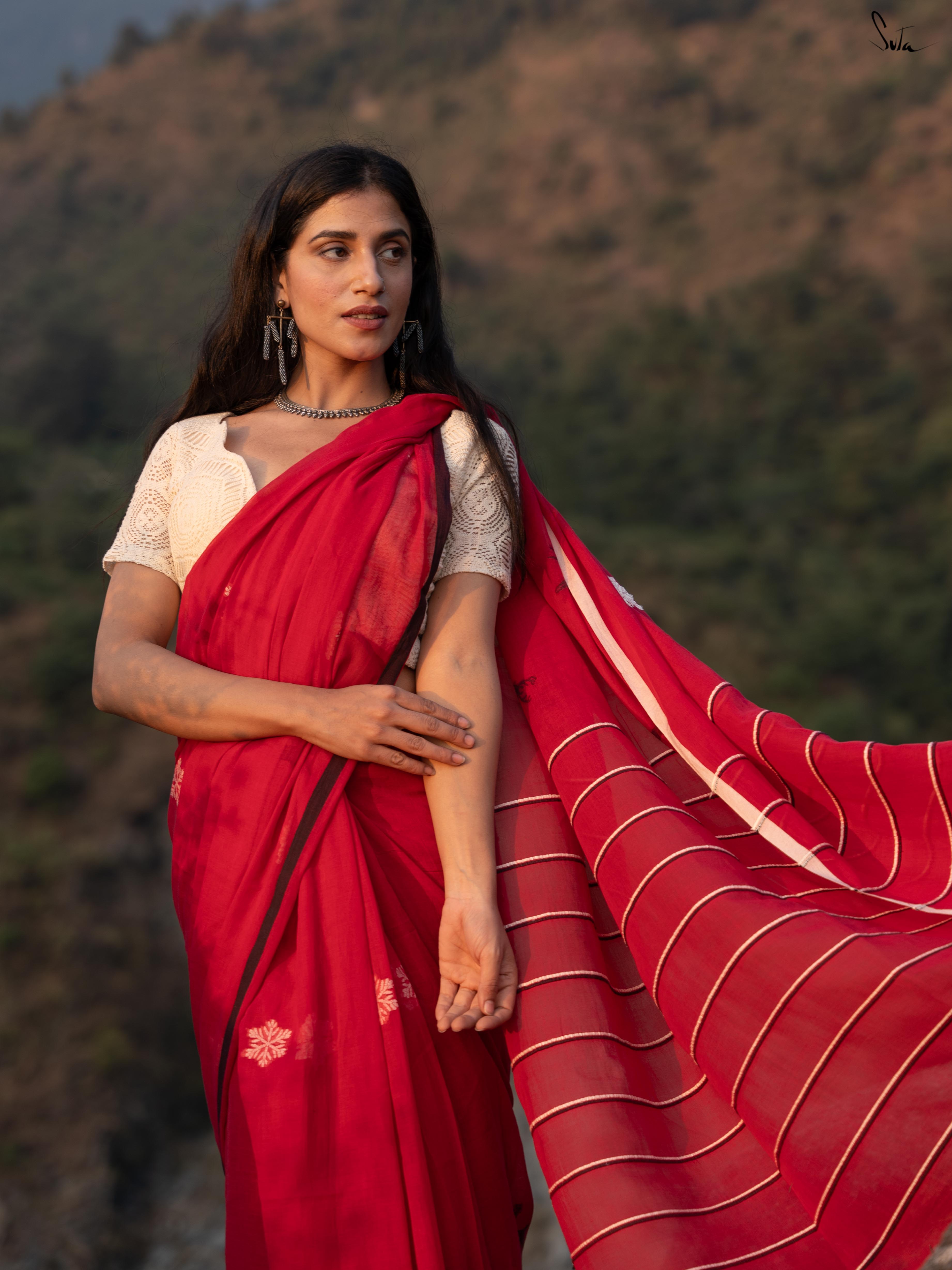 Women's Red Mul Cotton Saree