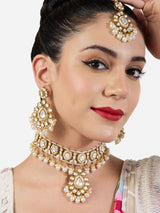 Women's Gold Tone Dazzling Stones & Pearls Drop Choker Necklace Earring & Maangtikka Set-ZPFK21284
