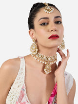 Women's Gold Tone Dazzling Stones & Pearls Drop Choker Necklace Earring & Maangtikka Set-ZPFK21284