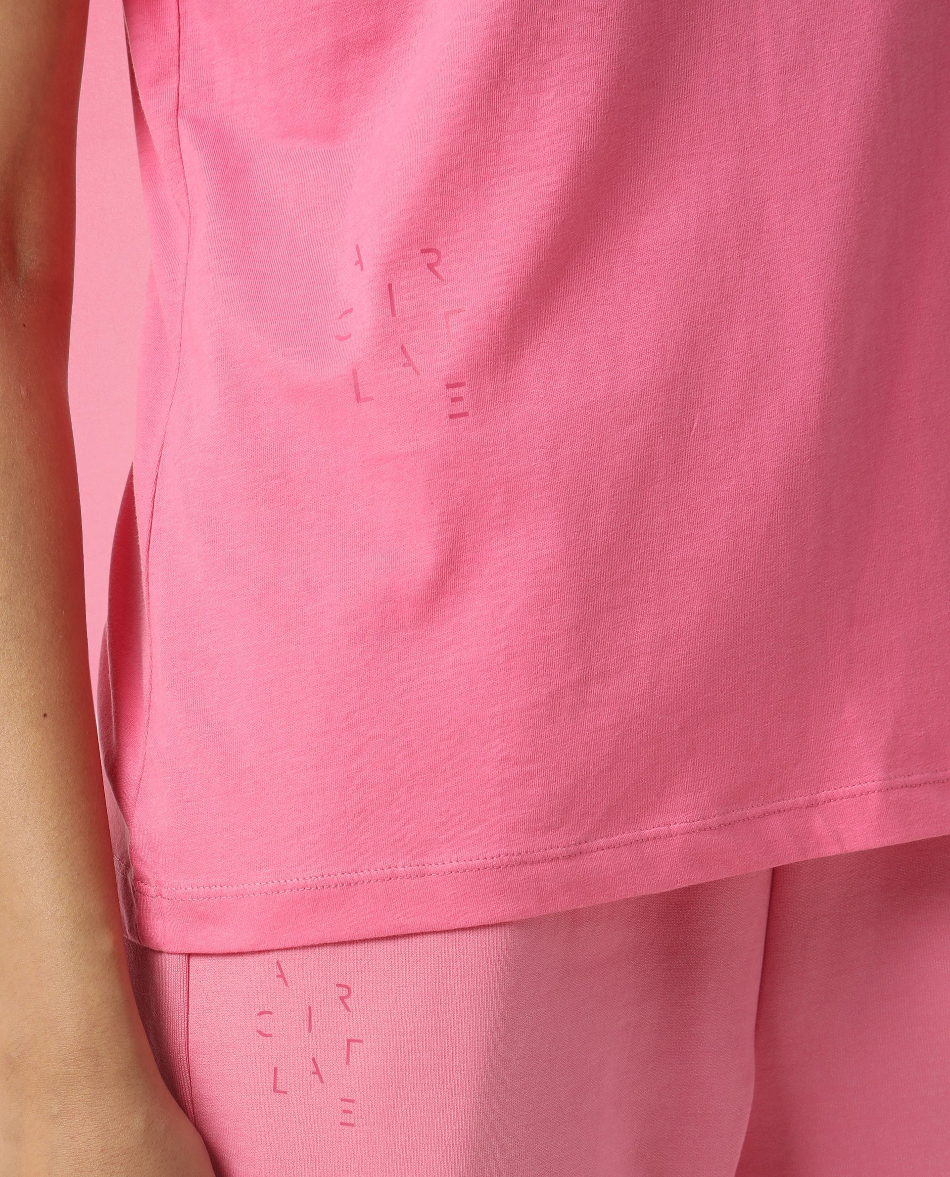 Women's Arvi Flouroscent Pink Cotton Blend Fabric Regular Fit Half Sleeves Solid V-Neck Tshirt
