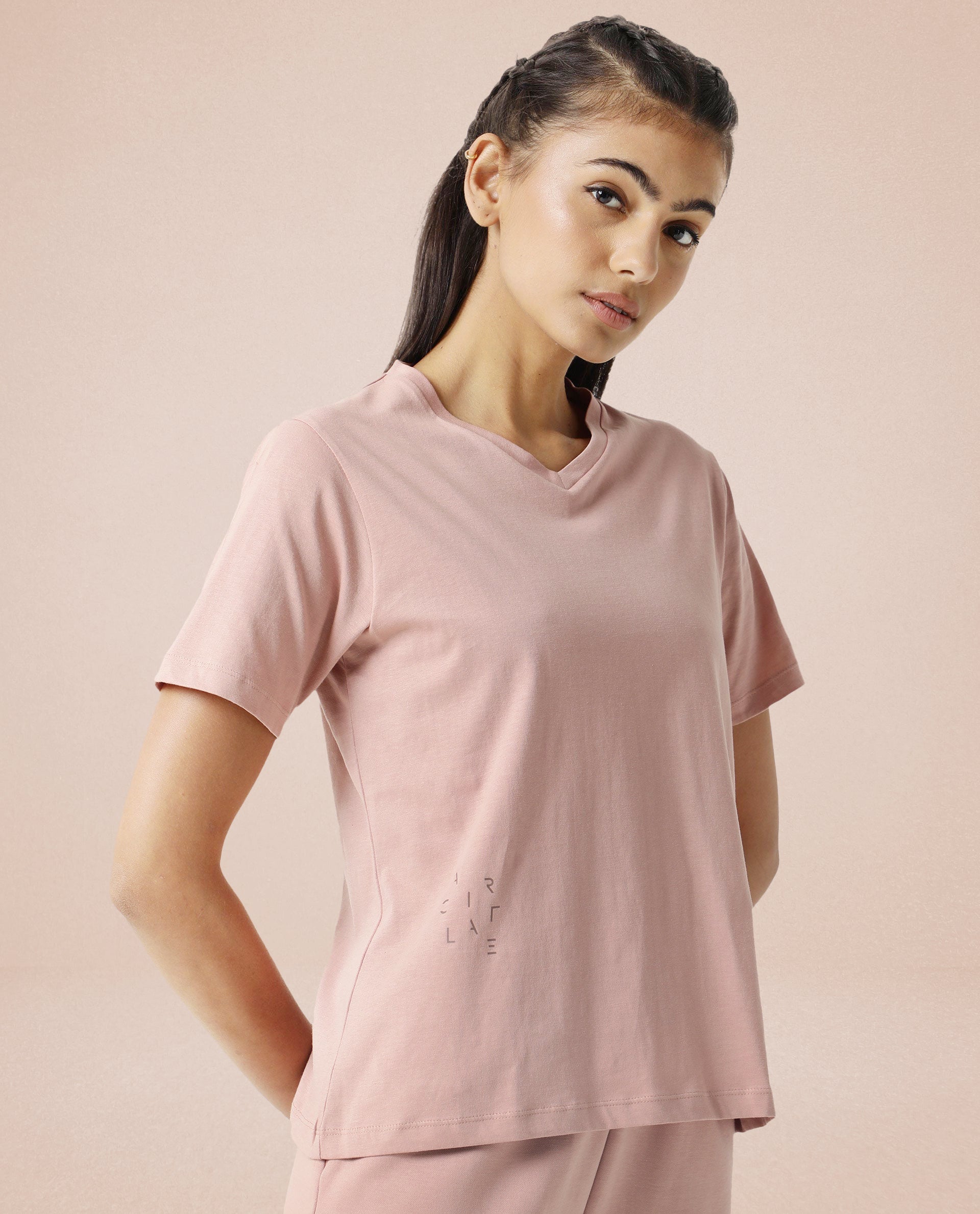 Women's Arvi Pink Cotton Blend Fabric Regular Fit Half Sleeves Solid V-Neck Tshirt