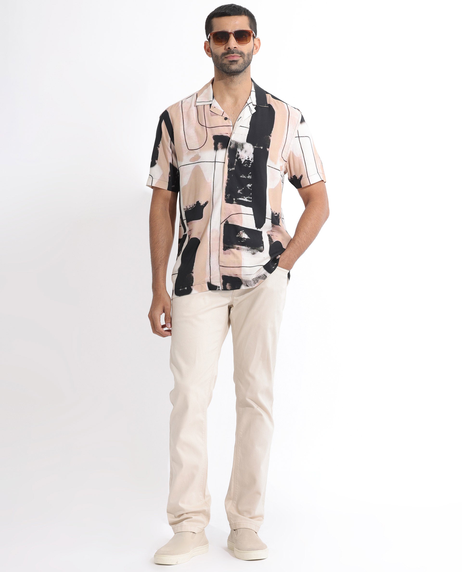 Men's Beige Casual Regular Fit Printed Half Sleeves Shirt