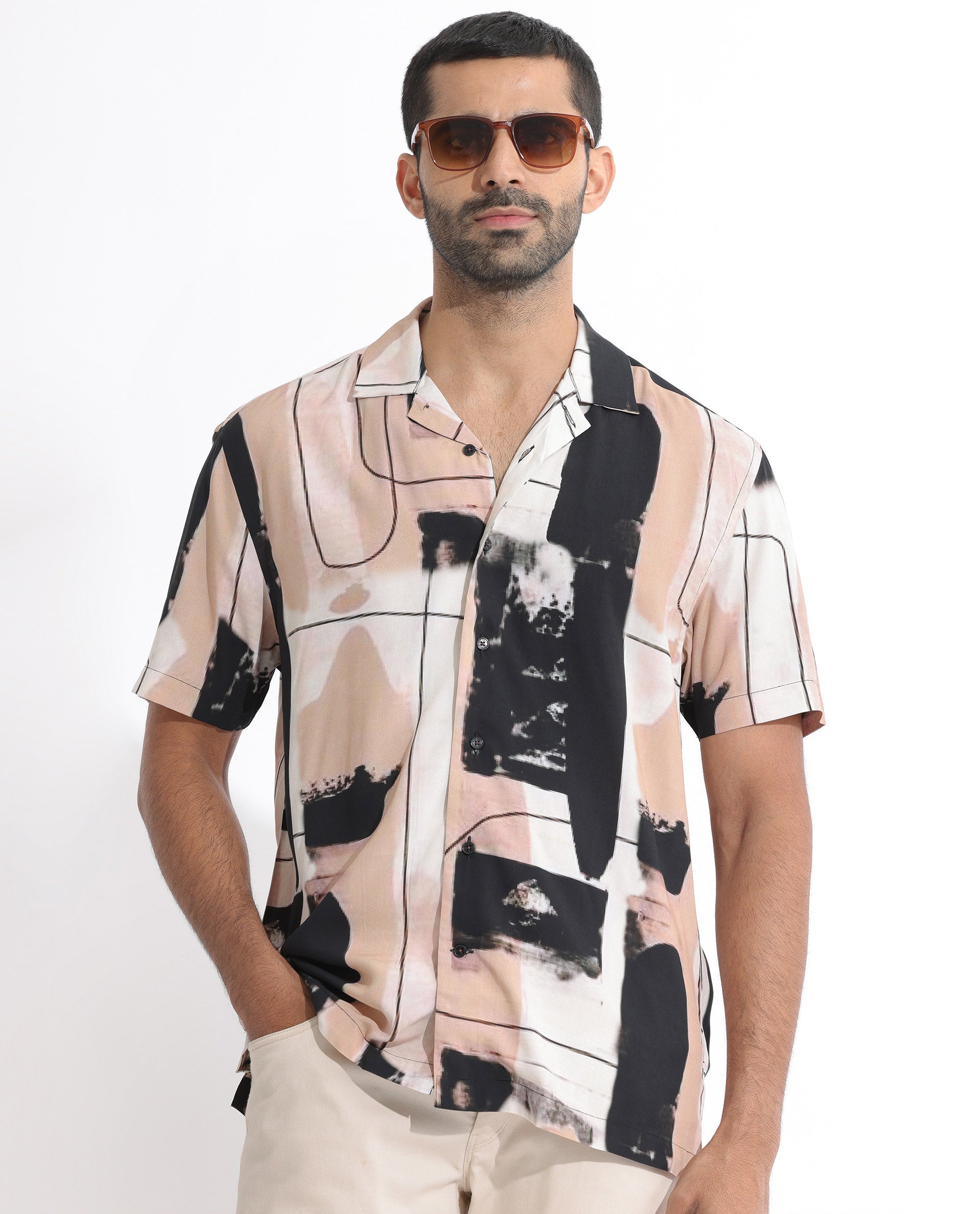 Men's Beige Casual Regular Fit Printed Half Sleeves Shirt