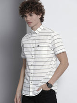 Men's Slim Fit Striped Half Sleeves Spread Collar Casual Shirt