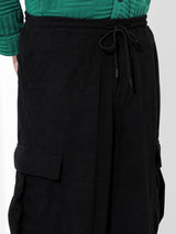 Men's Black Casual Relaxed Fit Textured Mid-Rise Cargo