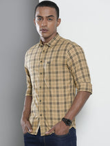 Men's Slim Fit Checkered Full Sleeves Spread Collar Casual Shirt