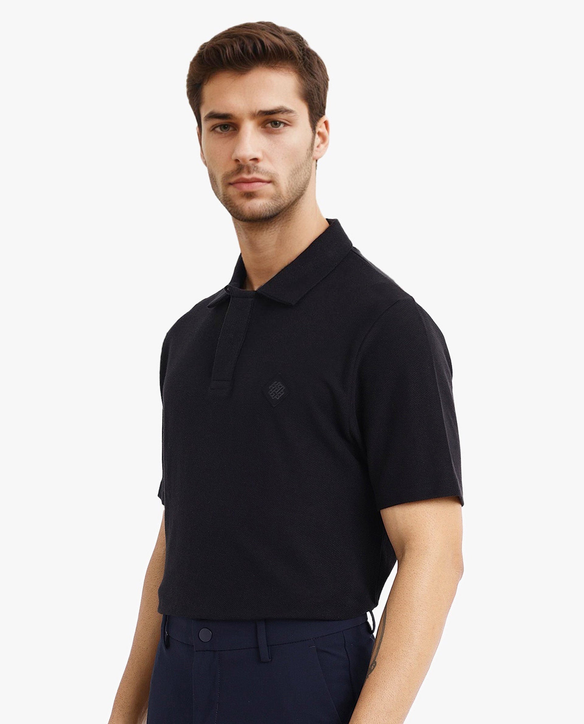 Men's Black Casual Regular Fit Solid Half Sleeves Polo Tshirt