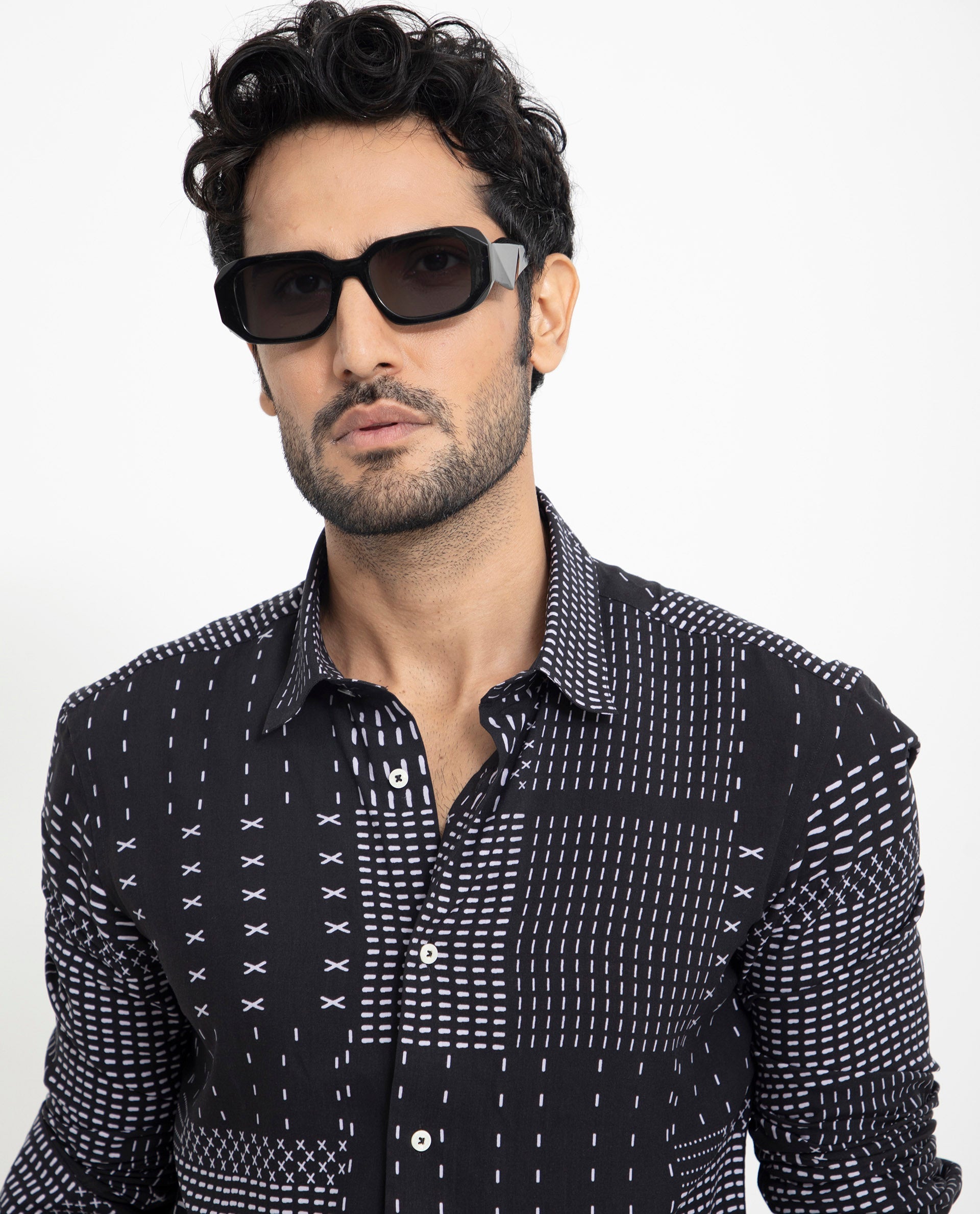 Men's Black Casual Regular Fit Printed Full Sleeves Shirt