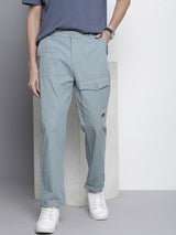 Men's Relaxed Fit Solid Mid Rise Trousers