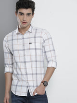 Men's Slim Fit Checkered Full Sleeves Spread Collar Casual Shirt