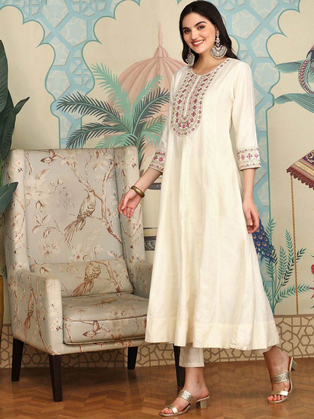 Women's Off-White Kurta Set with Duppatta