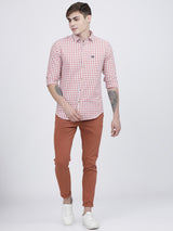 Men's Slim Fit Solid Mid Rise Chinos