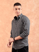 Men's Slim Fit Checkered Full Sleeves Spread Collar Casual Shirt