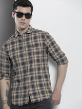 Men's Regular Fit Checkered Full Sleeves Cutaway Collar Casual Shirt