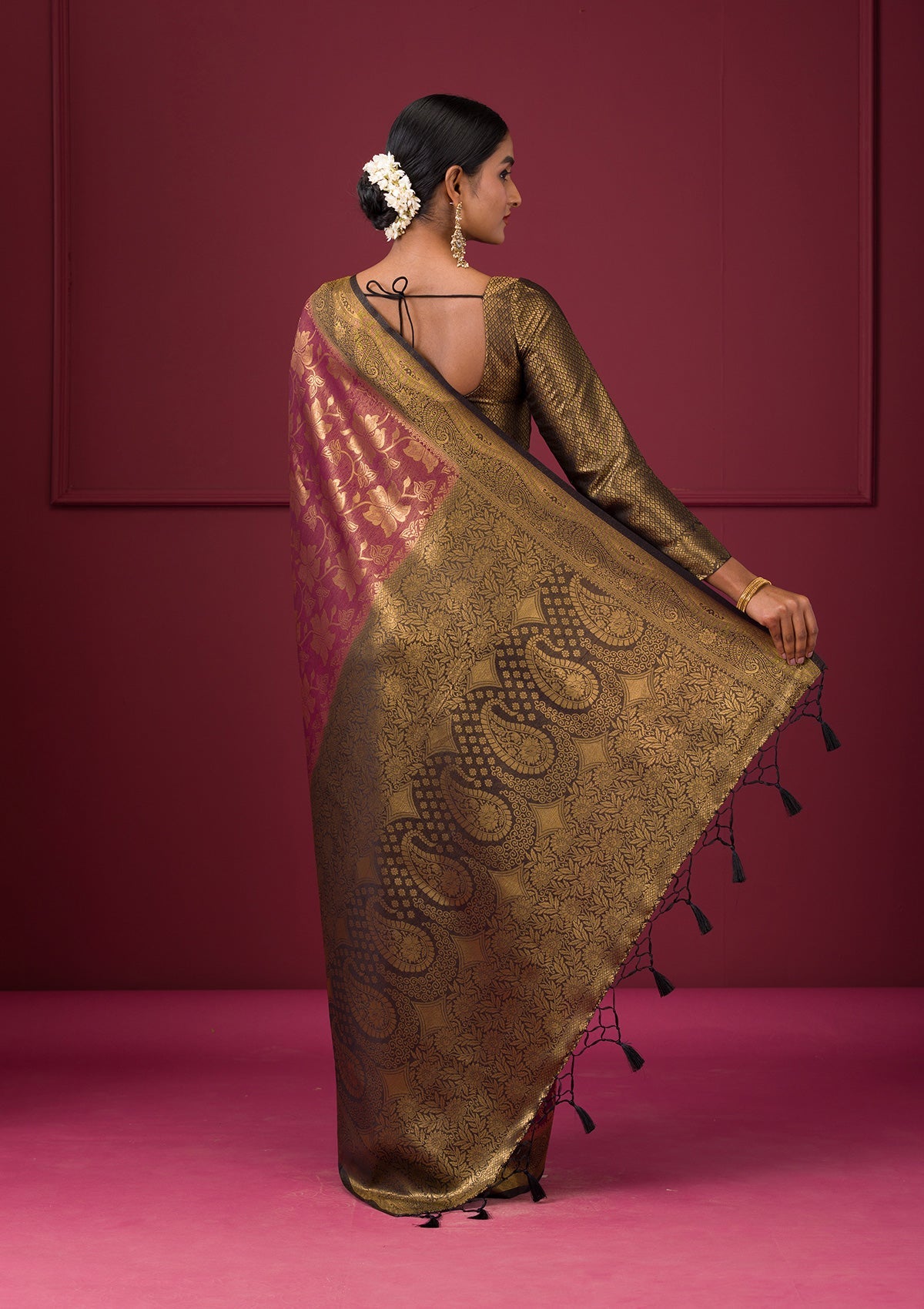 Women's Maroon Zariwork Soft Silk Saree