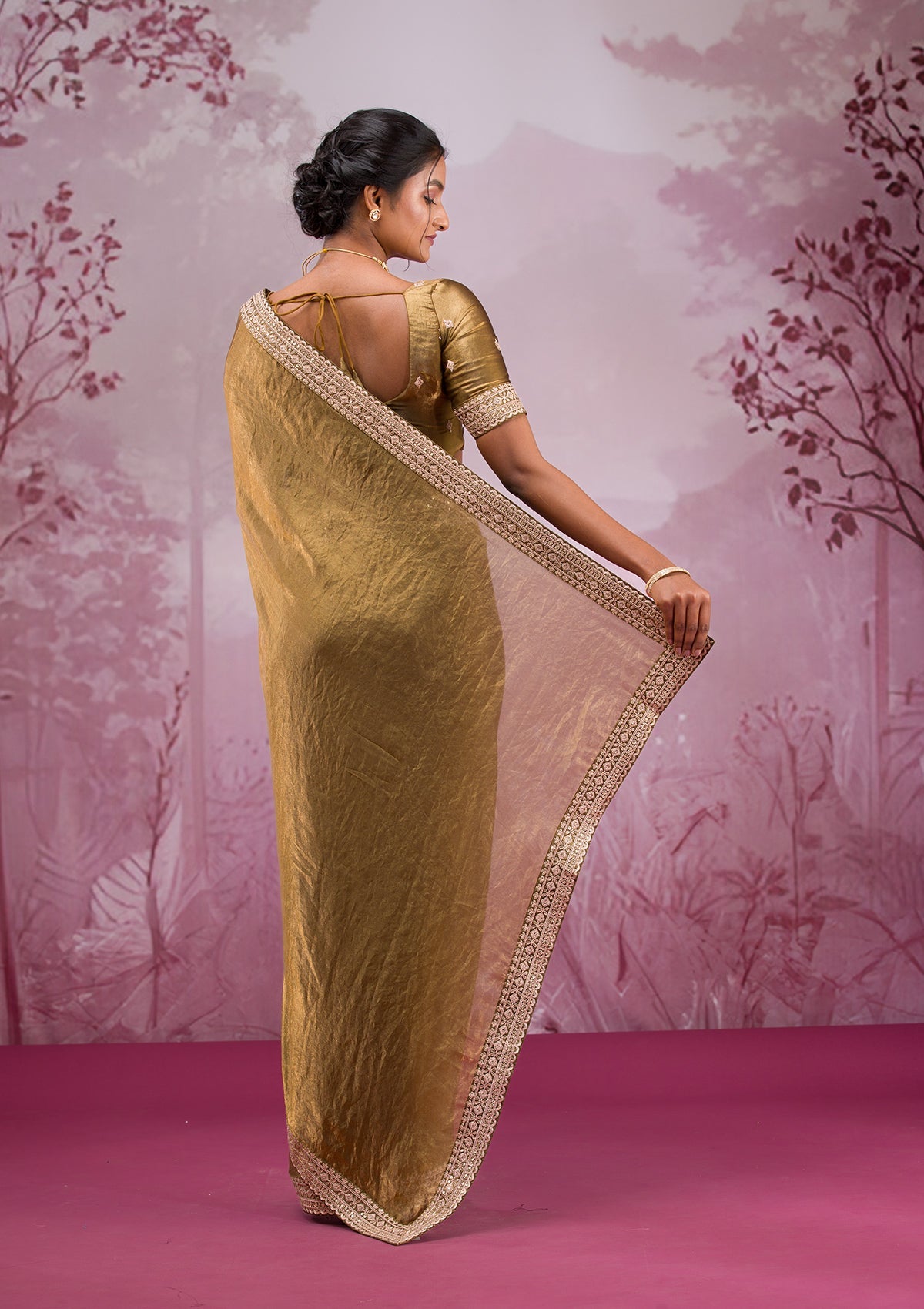 Women's Green Threadwork Tissue Saree