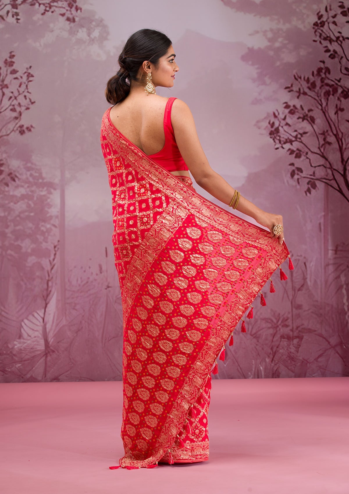 Women's Red Zariwork Georgette Saree