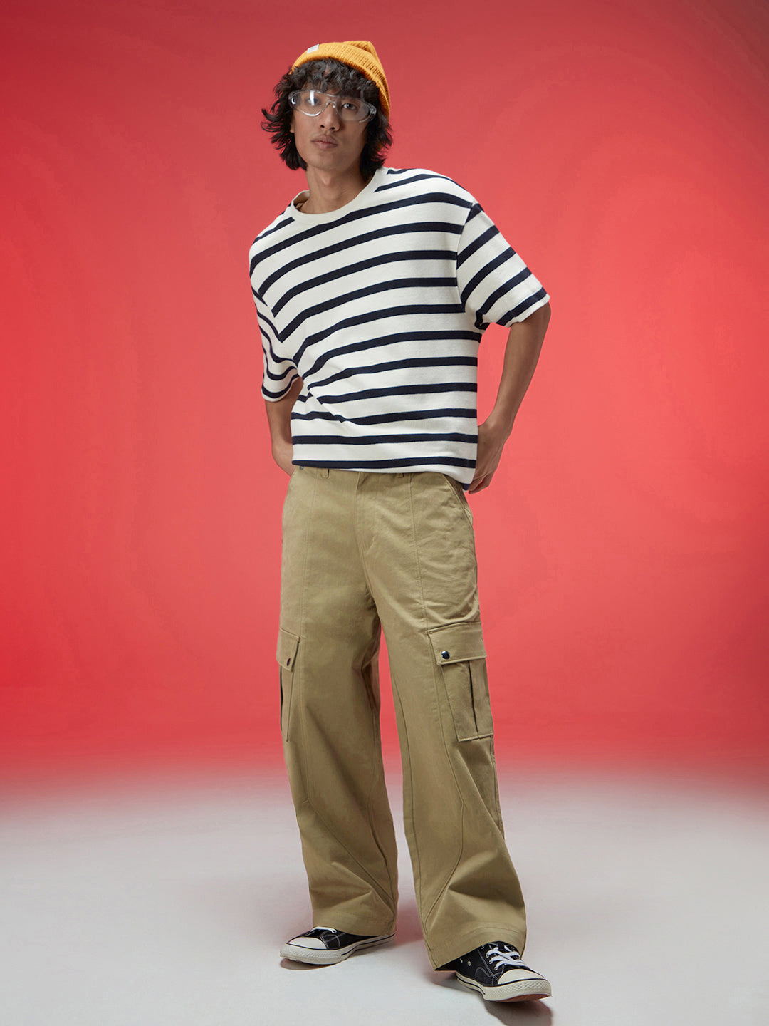 Men's Beige Casual Regular Fit Solid Cargo