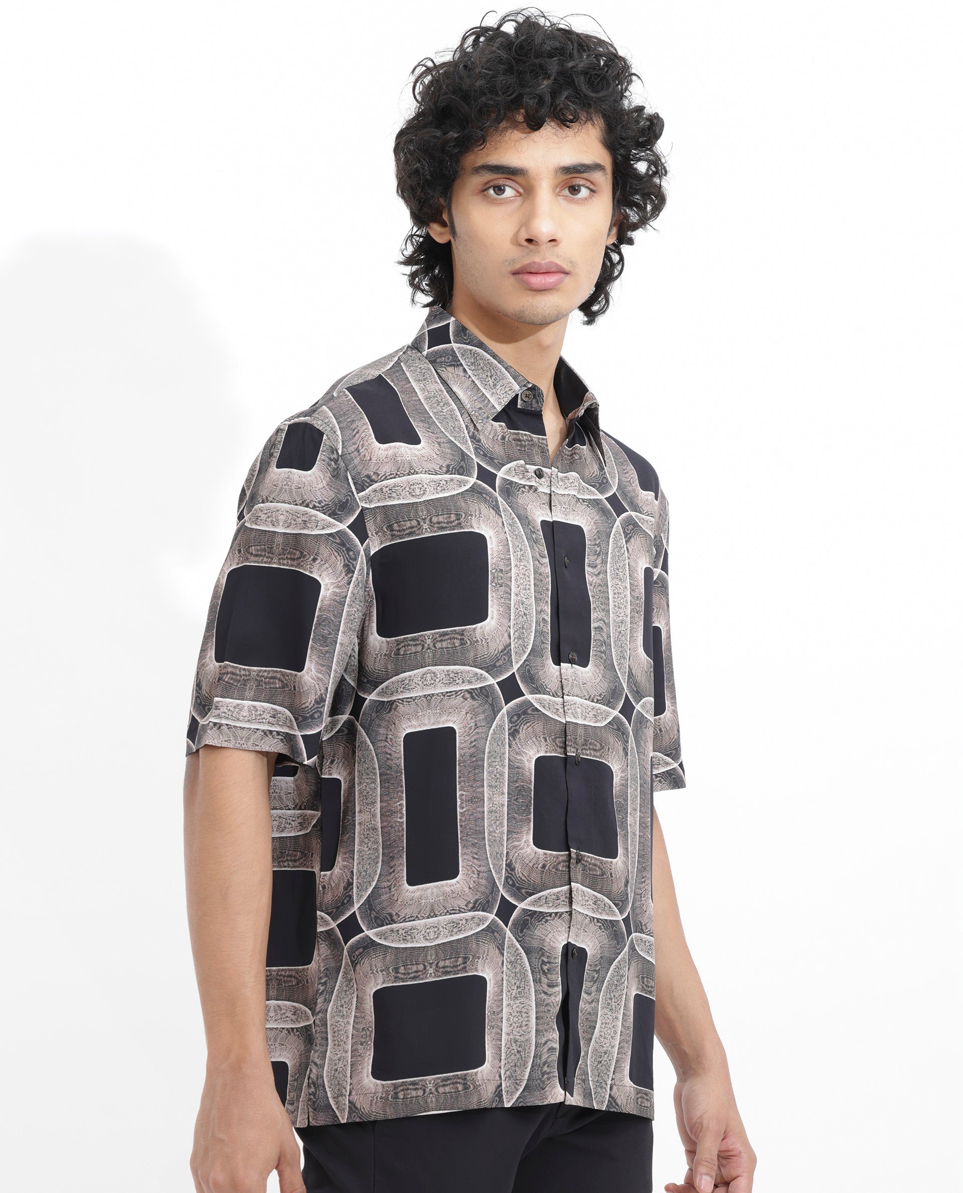 Men's Brown Casual Regular Fit Printed Half Sleeves Shirt