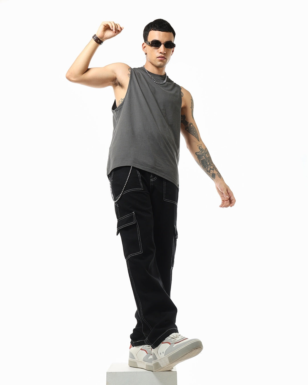 Men's Black Baggy Fit Cargo Mid-Rise Jeans