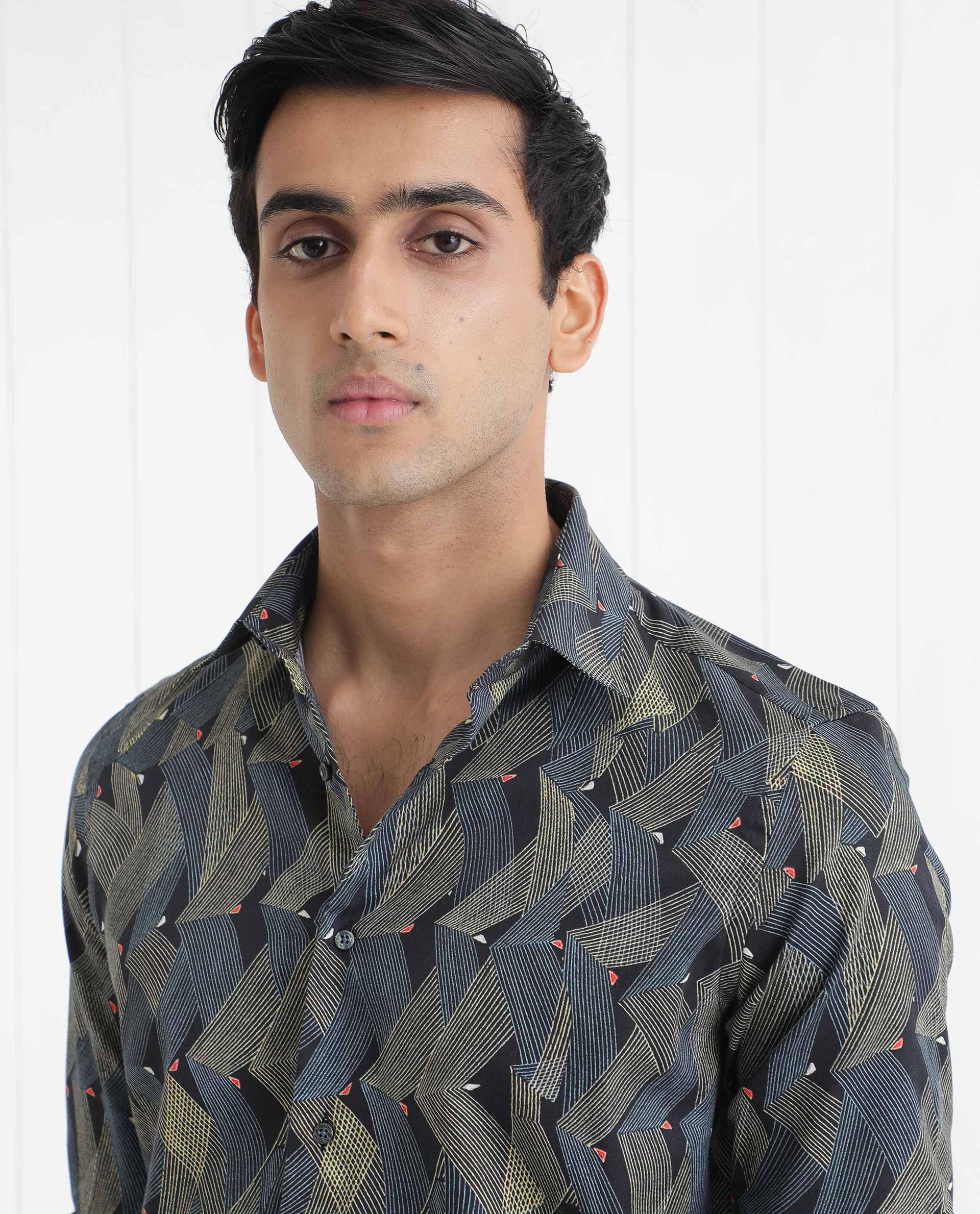 Men's Black Casual Regular Fit Printed Full Sleeves Shirt