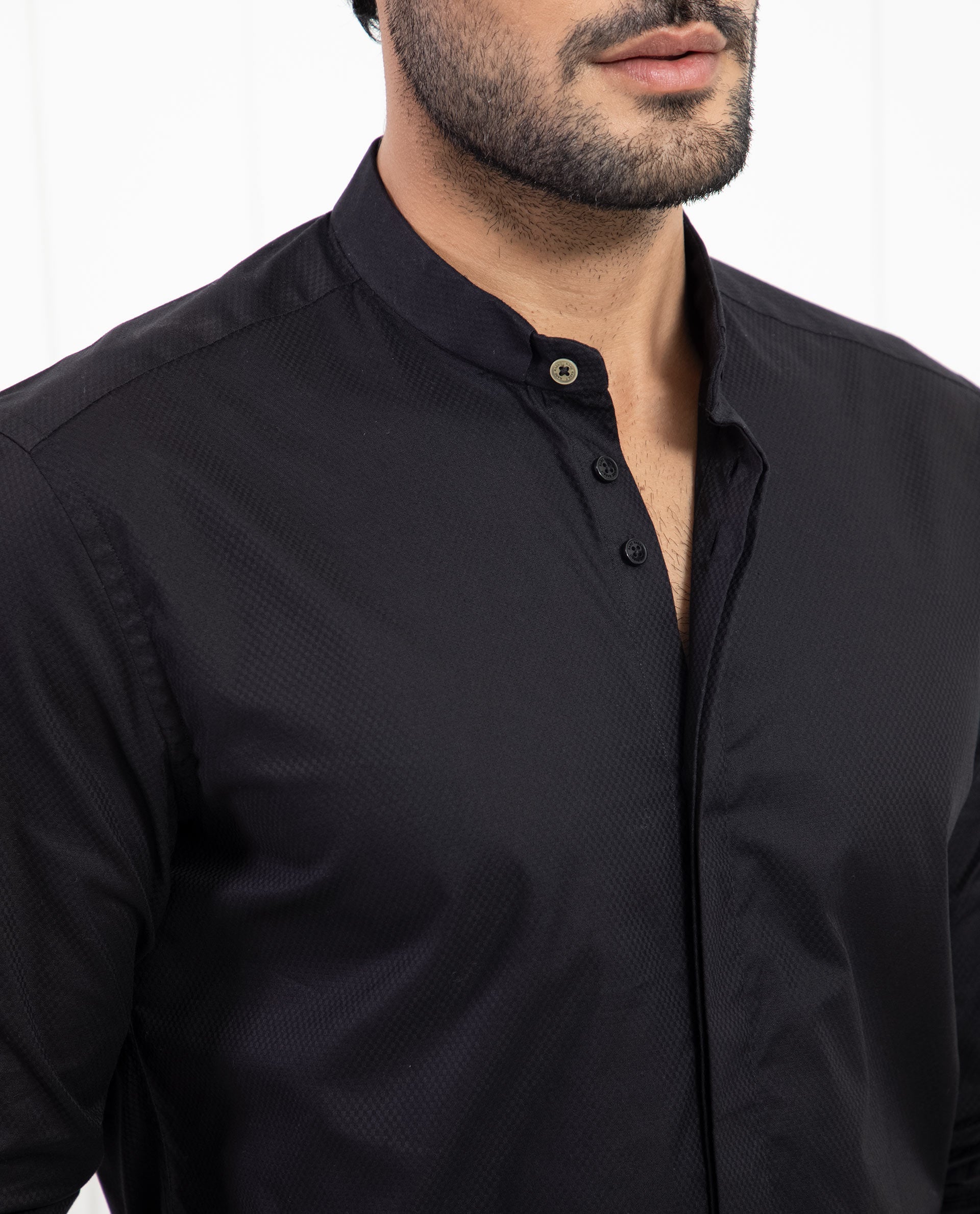 Men's Black Formal Regular Fit Solid Full Sleeves Shirt