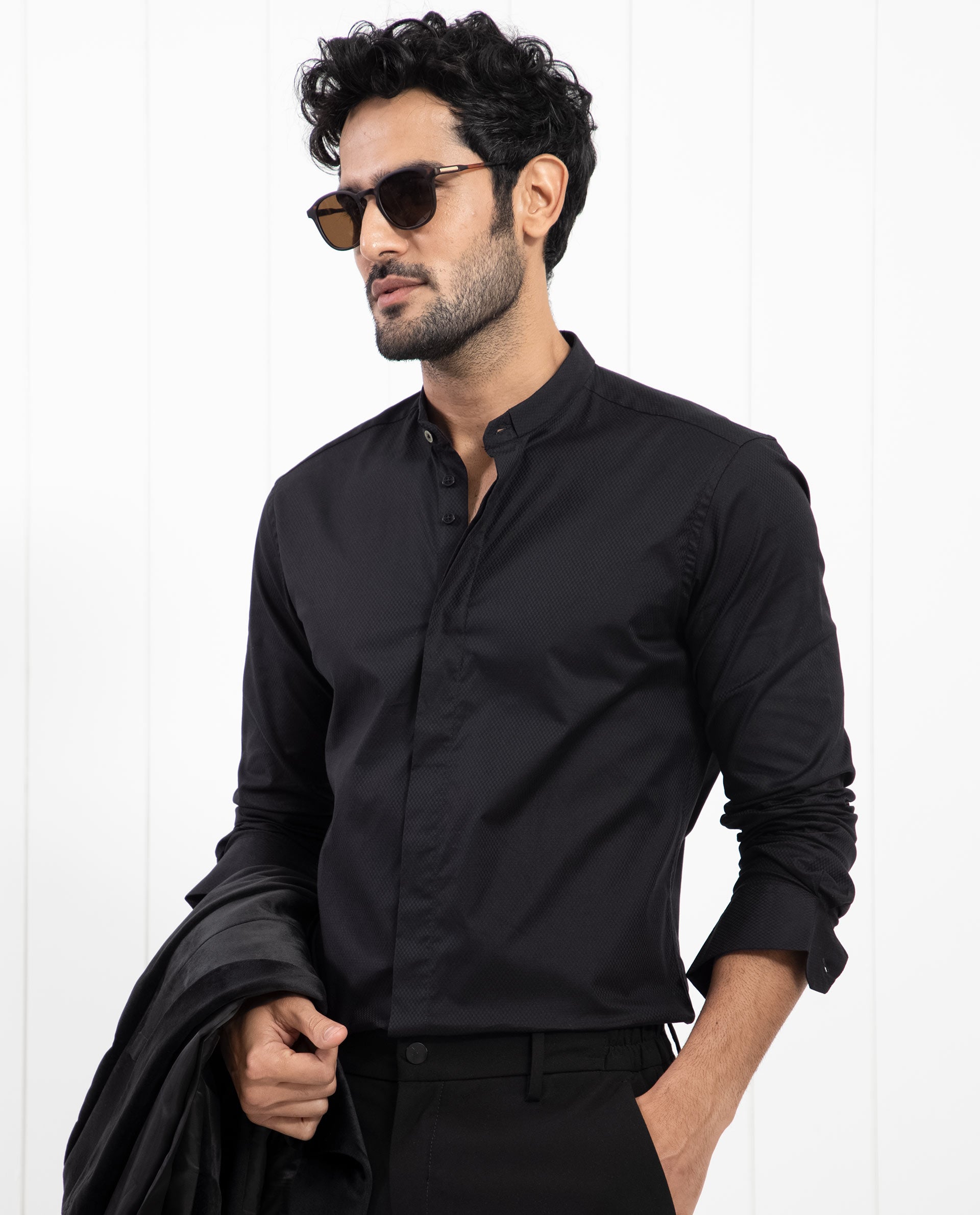 Men's Black Formal Regular Fit Solid Full Sleeves Shirt