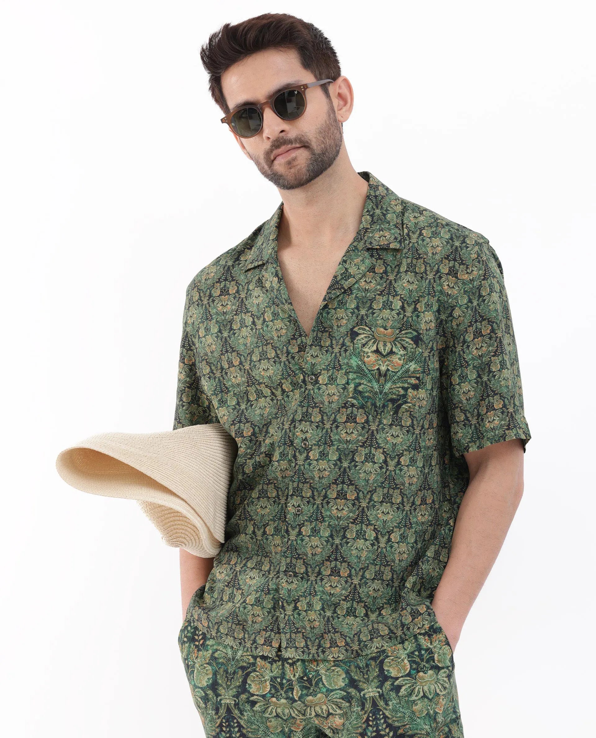 Men's Green Casual Regular Fit Printed Half Sleeves Shirt