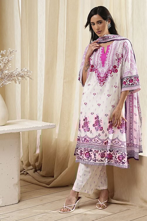 Women's Pink Festive Three Quarter Sleeves Kurta Sets