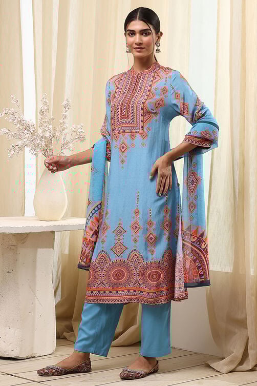 Women's Blue Festive Three Quarter Sleeves Kurta Sets