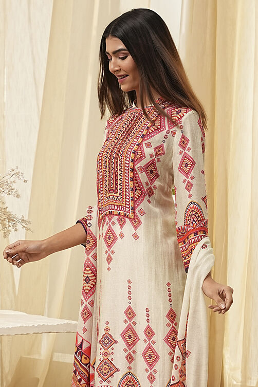 Women's Beige Festive Three Quarter Sleeves Kurta Sets