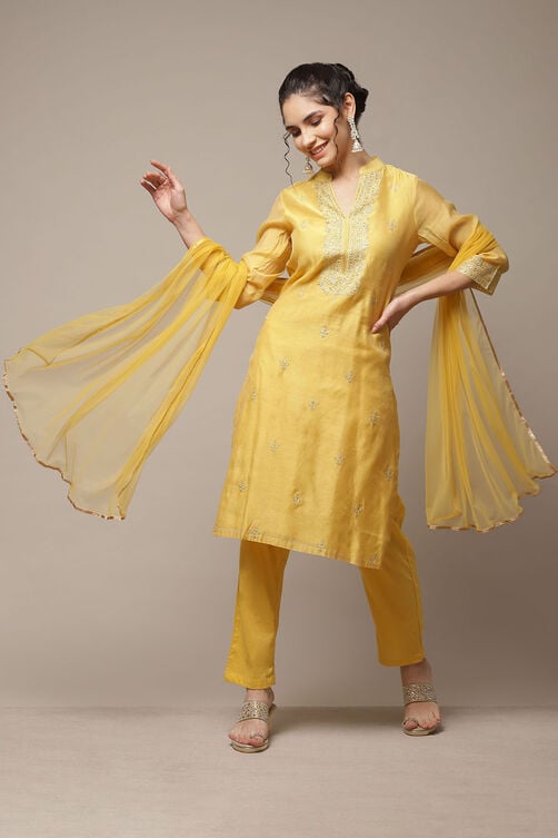 Women's Yellow Festive Three Quarter Sleeves Kurta Sets