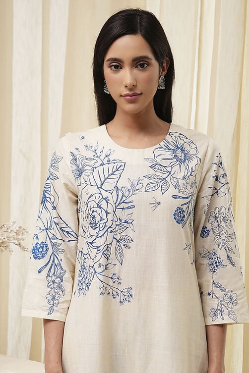 Women's White Festive Three Quarter Sleeves Kurta Sets