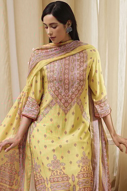 Women's Green Festive Three Quarter Sleeves Kurta Sets