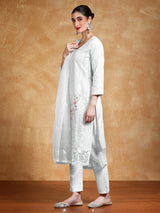 Women's White Floral Heavy Embroidered Kurta With Trouser & Dupatta