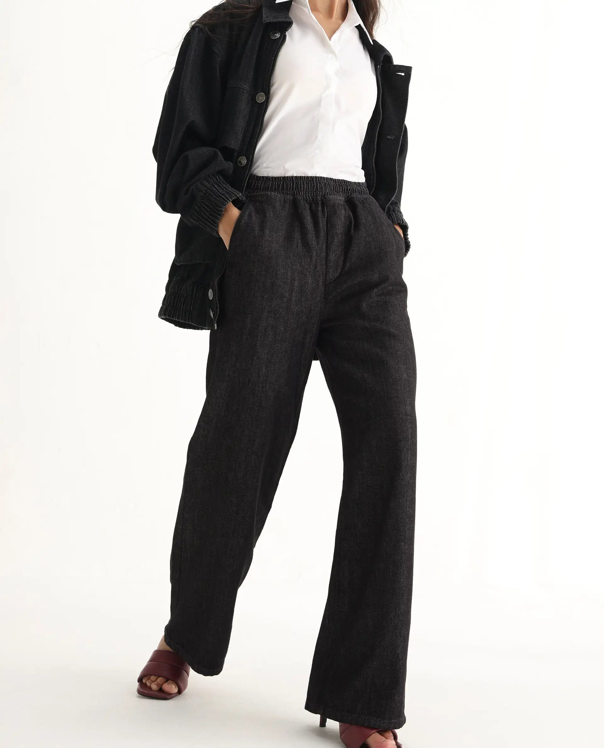 Women's Black Cotton Blend Plain Ankle Length Lounge Jeans